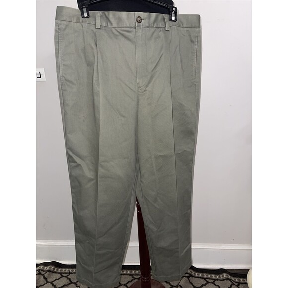 LL Bean Chino Classic Fit Pleated Pants 212334 37 x 29 - Picture 1 of 9
